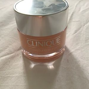 Clinique Moisture Surge 1.7 oz
